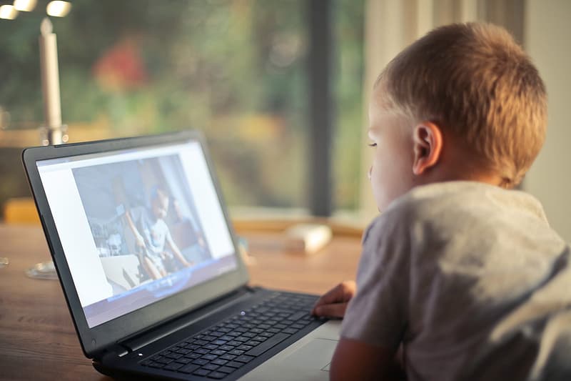 Laptop voor je kind kopen? Zo weet je welke geschikt is!